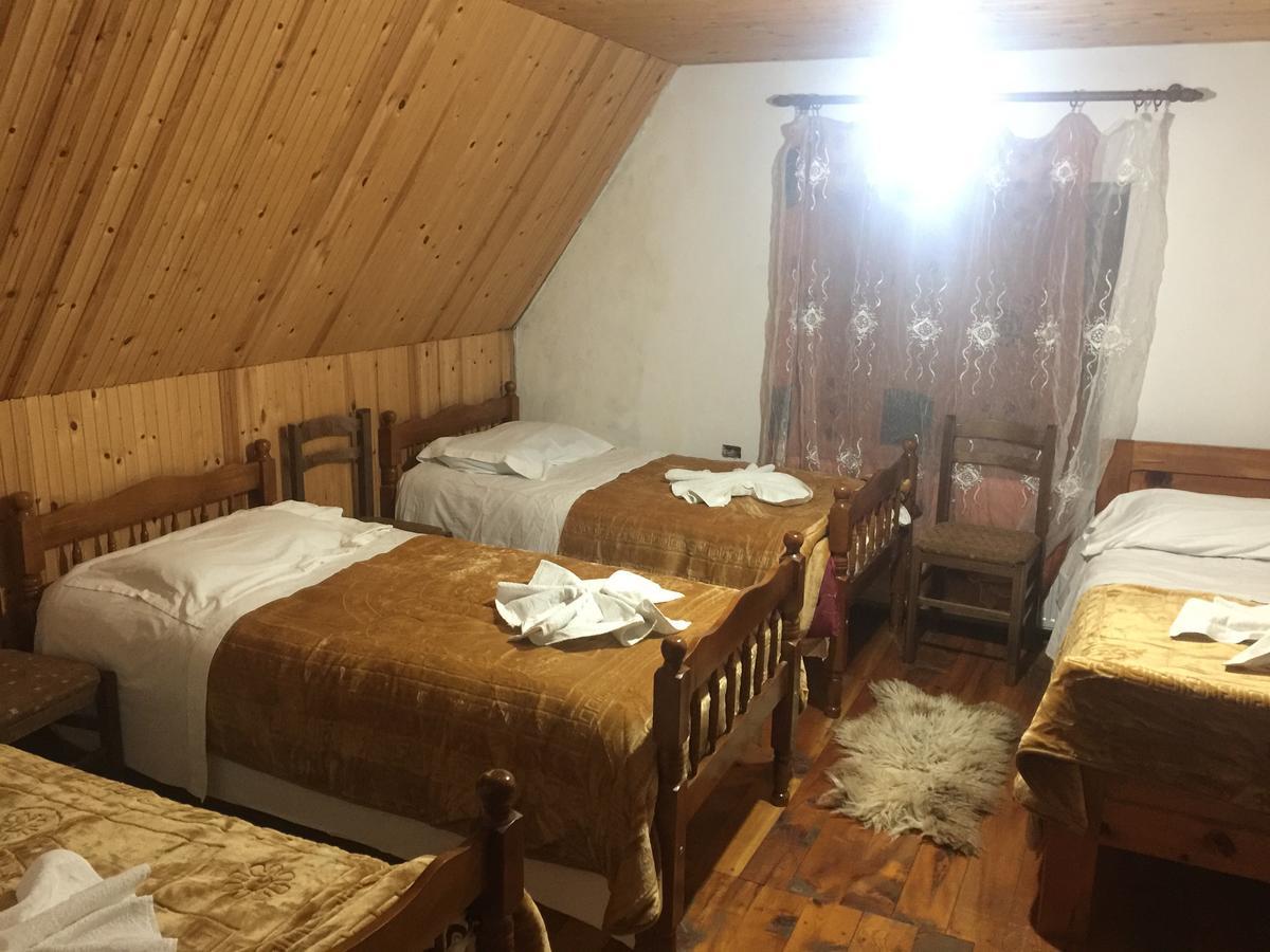Guesthouse Alpini Lepushe Eksteriør bilde